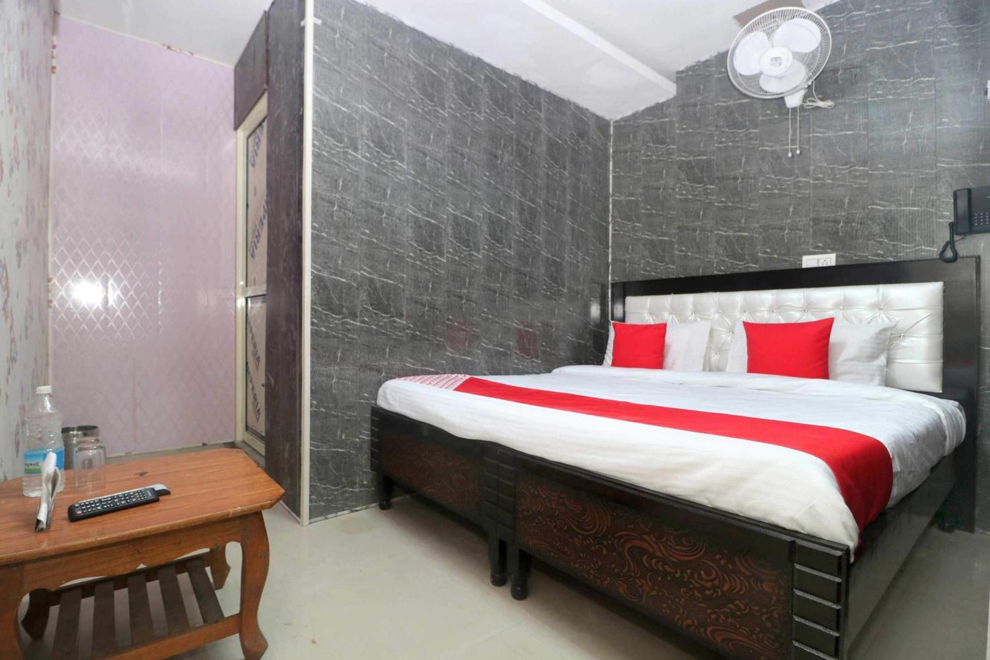 Oyo Hotel Aryan Plaza Chandīgarh Extérieur photo